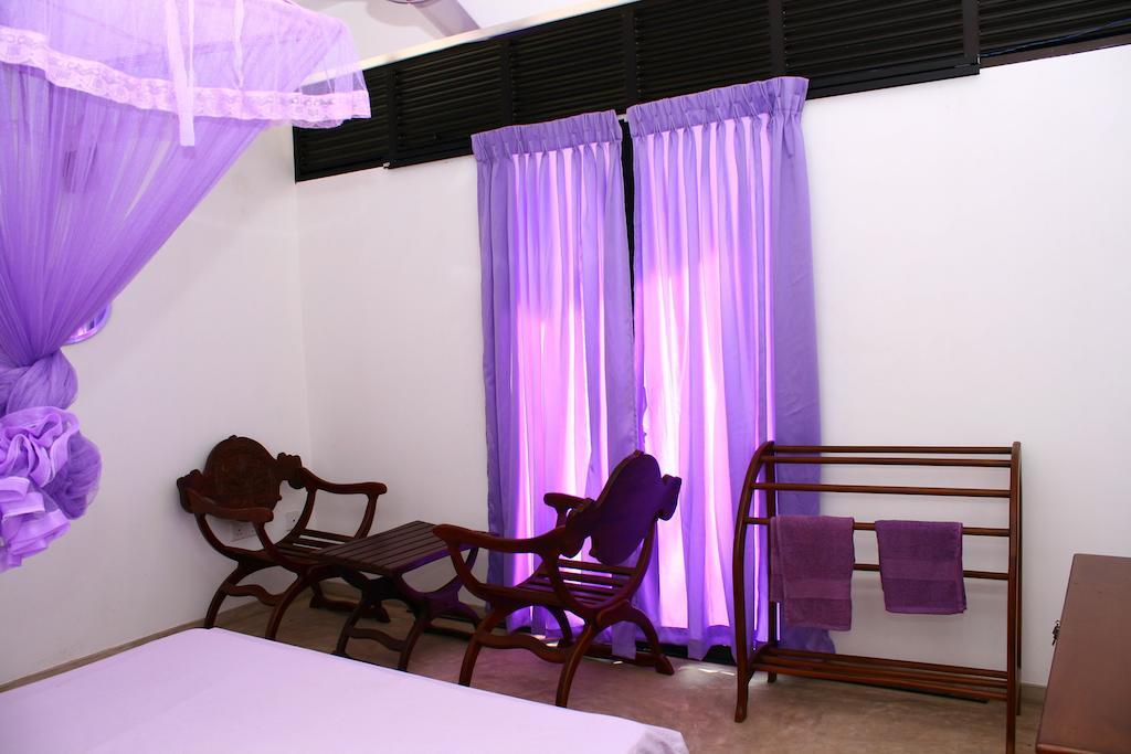 Relax Inn Хикадува Екстериор снимка